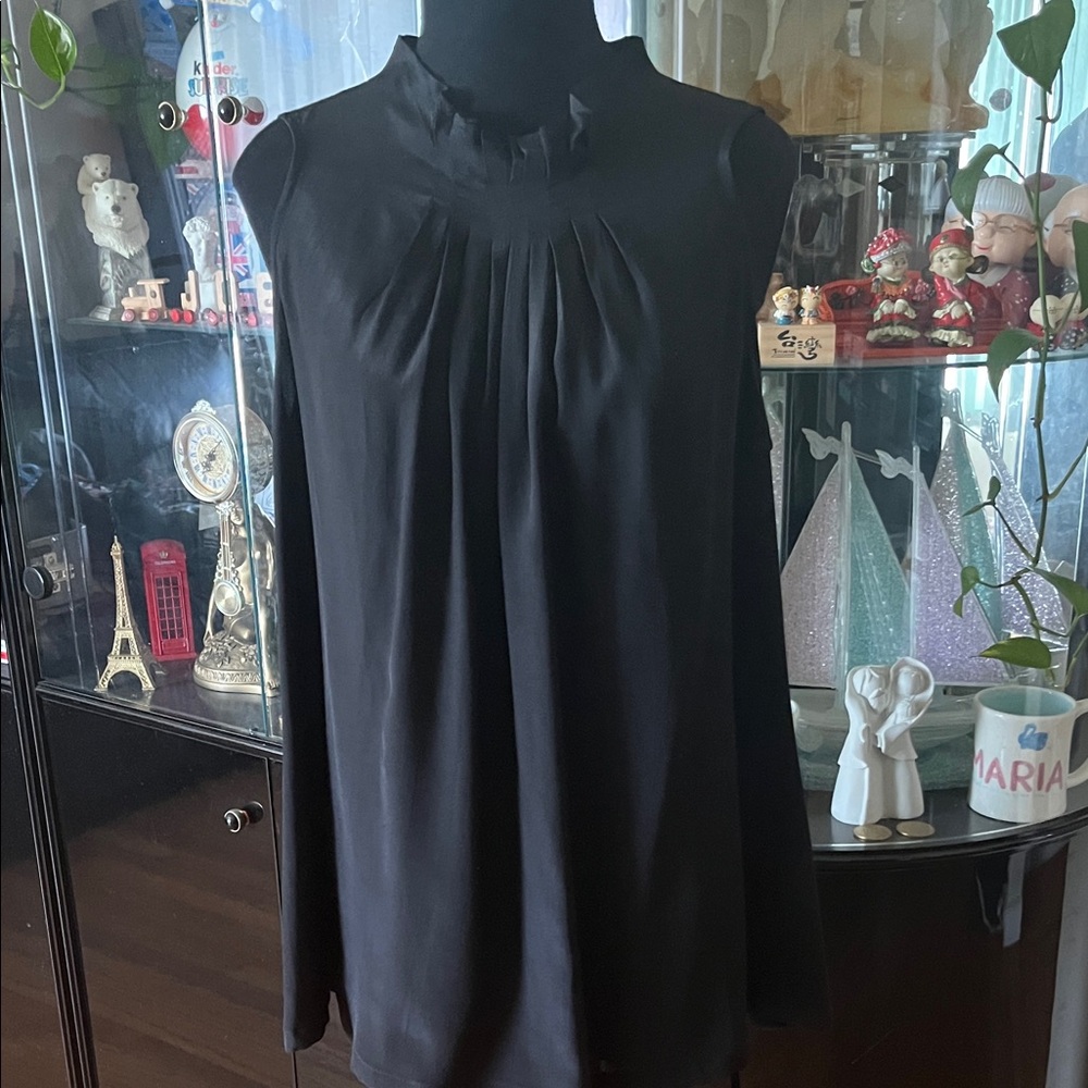 Diana Slavin Elegant Black Sleeveless Blouse